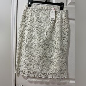 Elegant Lace Skirt in Cream